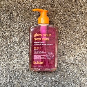 Glow Your Own Way Gel Self Tanner